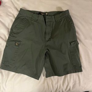Kodiak Grizzly cargo shorts.